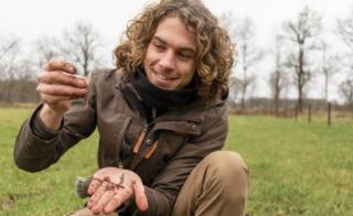 Lezing ‘Rode regenwormen: sleutelspelers van ons boerenland’